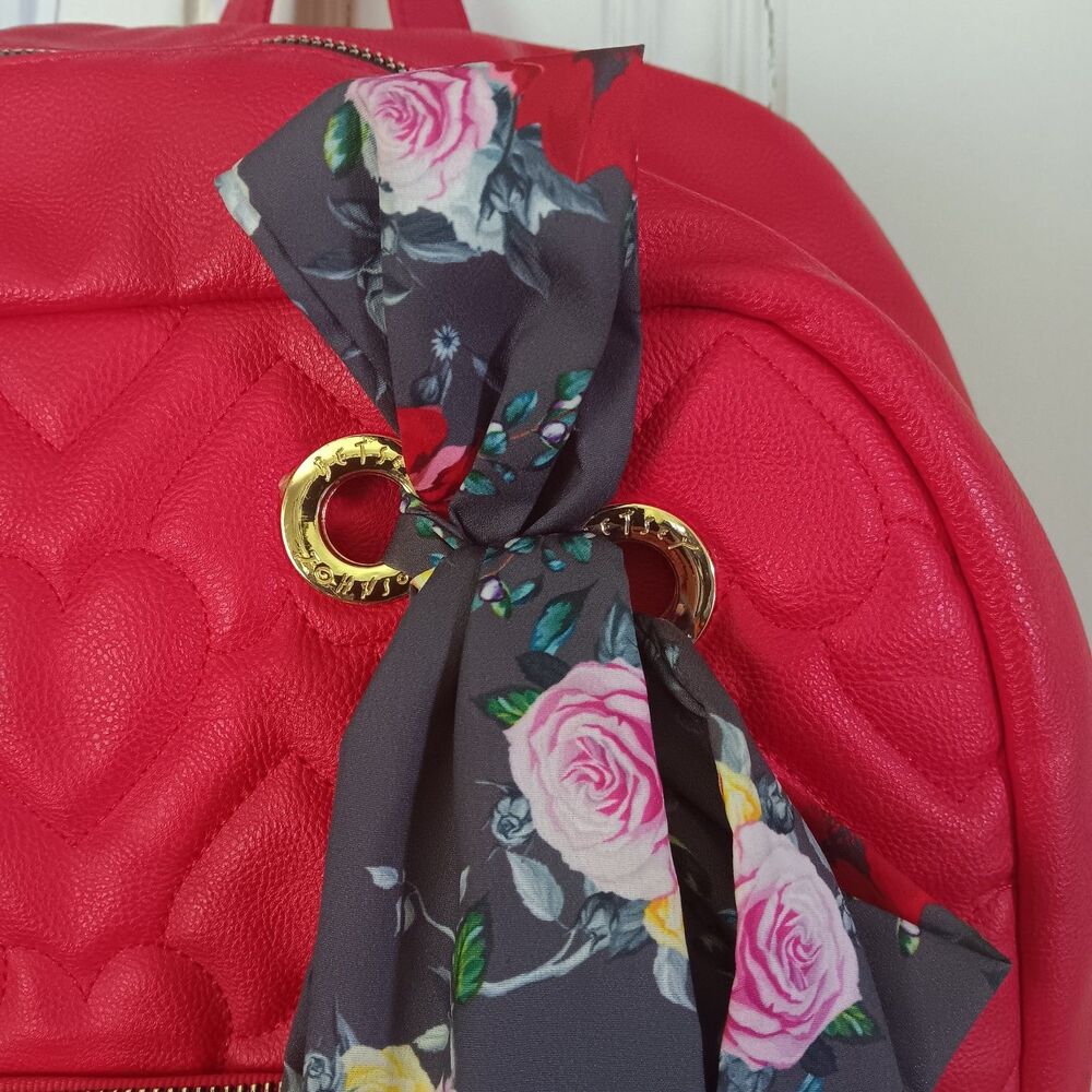 Betsey Johnson Women Red Quilted Heart Shape Stitched Pattern Medium Backpack - Picture 3 of 7